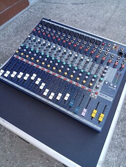 Mix Soundcraft EFX12 - 2