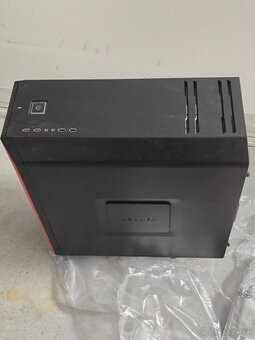 Pc midi tower skrina - Be quiet + asus napalovacka - 2