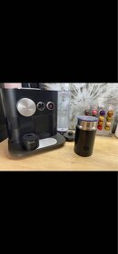 Predám Kávovar Nespresso De Longhi expert milk black - 2