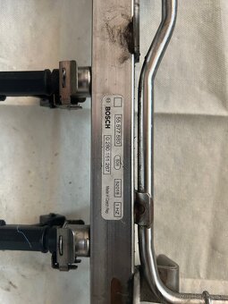 VSTREKOVACIA RAMPA OPEL ASTRA J 55577580 turbo - 2