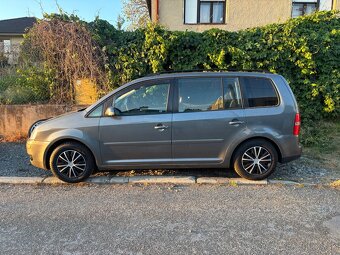 Volkswagen Touran 2.0 TDI - 2