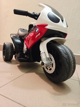 Detská elektrická trojkolka BMW S1000RR - 2