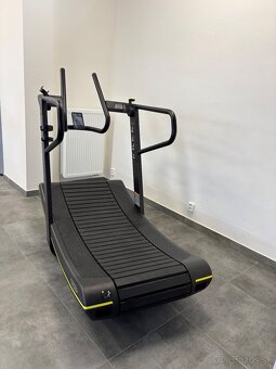 Technogym SkillMill - bezmotorový pás - 2