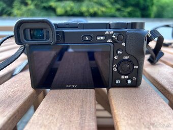 Sony Alpha A6400 čierny + E 18–135 mm f/3.5–5.6 II - 2