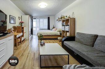 SRG | Priestranný byt s 2 balkónmi a špajzou | Nábrežná - 2