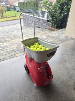 Nepoužívaný nahrávací tenisový stroj Lobster - 2