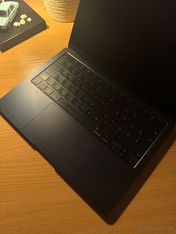 Macbook Air M3 13" | 16GB RAM, 256GB SSD, čierna - 2