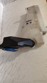 Nádobka ostrekovačov Audi A4 B8 - 2