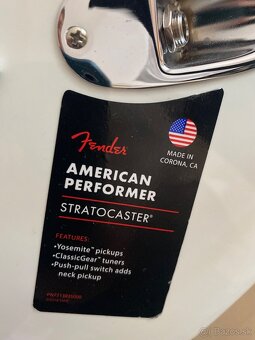 Fender Stratocaster American Performer - 2