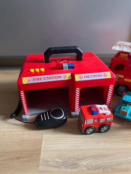 Hasicka stanica s mikorofon a hasicske auto so zvukom - 2