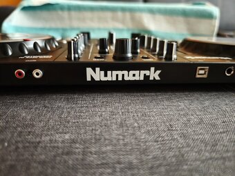 Numark Mixtrack Platinum FX Novy v ZARUKE - 2