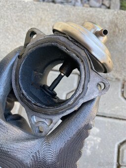 Predám diely 2.0tdi PD - 2