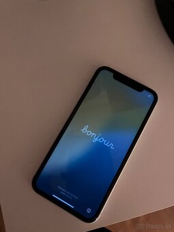predám iPhone XR - 2
