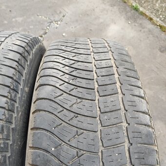 Pneu 215/65r16 - 2