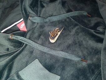 Nová, zelená športová súprava NIKE – veľ. M - 2