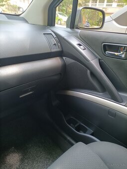 Predám Toyota Corollu Verso - 2