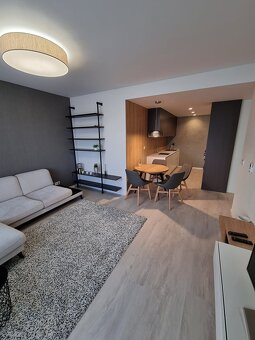 Krásny 2 izbový byt rezidencia Pri Radnici, centrum - 2