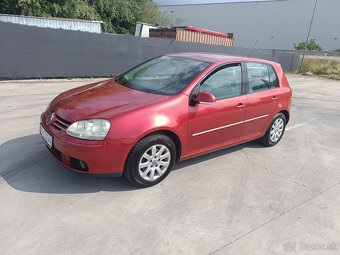 Volkswagen Golf 1.6 MPI benzín - 2