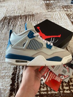 Jordan 4 military blue - 2