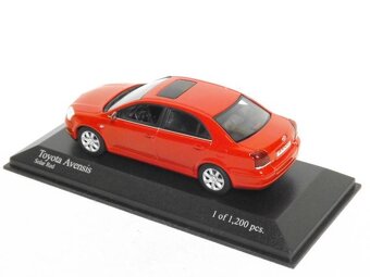Toyota Avensis 1:43 Minichamps - 2