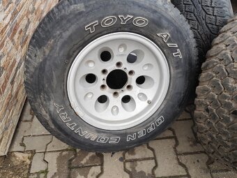 Pneu 235/75 R15 M+S - 2