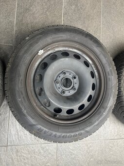Predam 205/60 R16 zimnu sadu - 2