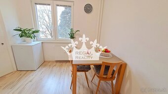 Krásny 2-izbový byt v širšom centre Prievidze - 2