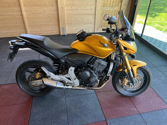 Honda Hornet 600 CB600FA - 2
