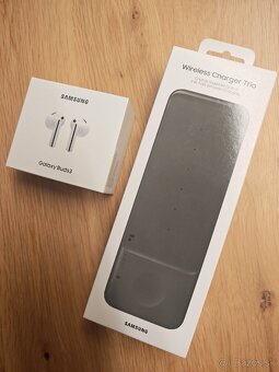 Samsung Buds3 a 3v1 Wireless Charger Trio - 2