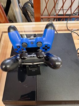 PlayStation 4 500GB (1116A) , 2x ovl.,dok.stanice - 2