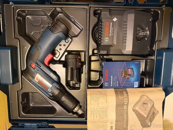 Akuskrutkovač - 2