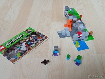 21141 LEGO MINECRAFT - Jaskyňa so zombie - 2