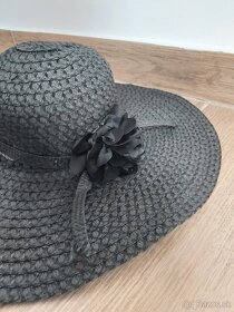 Elegantný čierny klobúk - 2