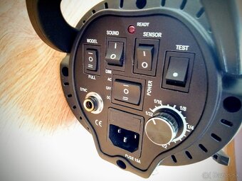 Bateriový QUANTUUM R+600 Dual Power - 2
