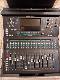 Allen&Heath SQ5 + case + waves karta + pluginy - 2