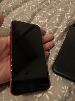 Predám iPhone se 2020 64GB - 2