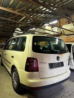 Volkswagen Touran - 2