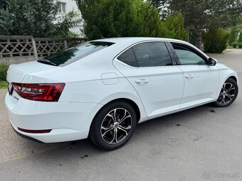 Škoda Superb 2.0TDi 140kw DSG 2017 LED Matrix Keyless - 2