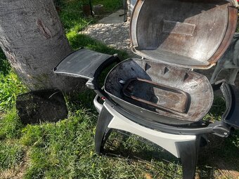Plynový gril zn. Weber so stojanom - 2