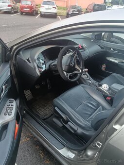 Predám honda civic 8g 2.2 i-ctdi - 2