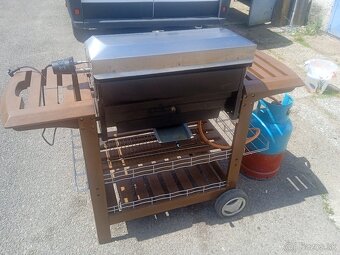 Plynovy gril - 2