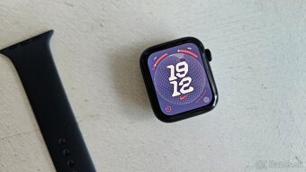 Apple Watch SE 2gen 2024 44mm - nové, raz zapnuté - 2