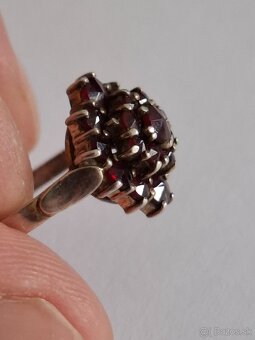 Strieborný prsteň s českými granátikmi 1 - 2