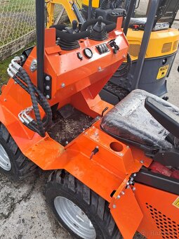 Mininakladač MACAO YT390 - 2