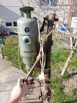 Stojanová vŕtačka - 2