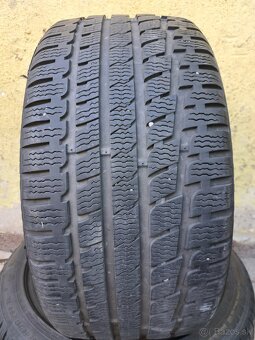 Ponúkam 2 zimné pneumatiky Kumho Zdnk 245/40 R17 - 2