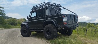 Land Rover Defender - 2