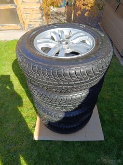 Predám disky na mistubishi 215/70 R16 s pneumatikami nokian - 2