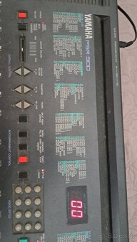 Klávesi Yamaha - 2