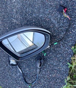 VW Passat b8 2018 prave spätne zrkadlo - 2